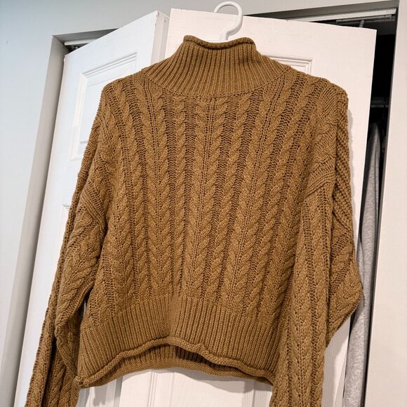 Ardene TurtleNeck Knit Sweater Crop - Picture 1 of 2